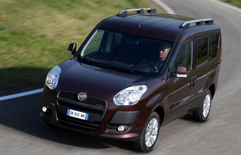 2006-2010 Fiat Doblo Pare Choc Avant Calandre Centre de haute qualité NEUF