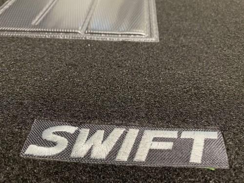 Jeu de tapis de sol - Caoutchouc Suzuki Swift