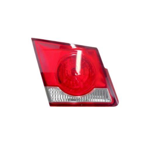 Feu arrière interne gauche pour CHEVROLET CRUZE de 2009 à 2014, Mod 4 portes, Neuf.
Côté gauche conducteur
Code OEM : 96830489